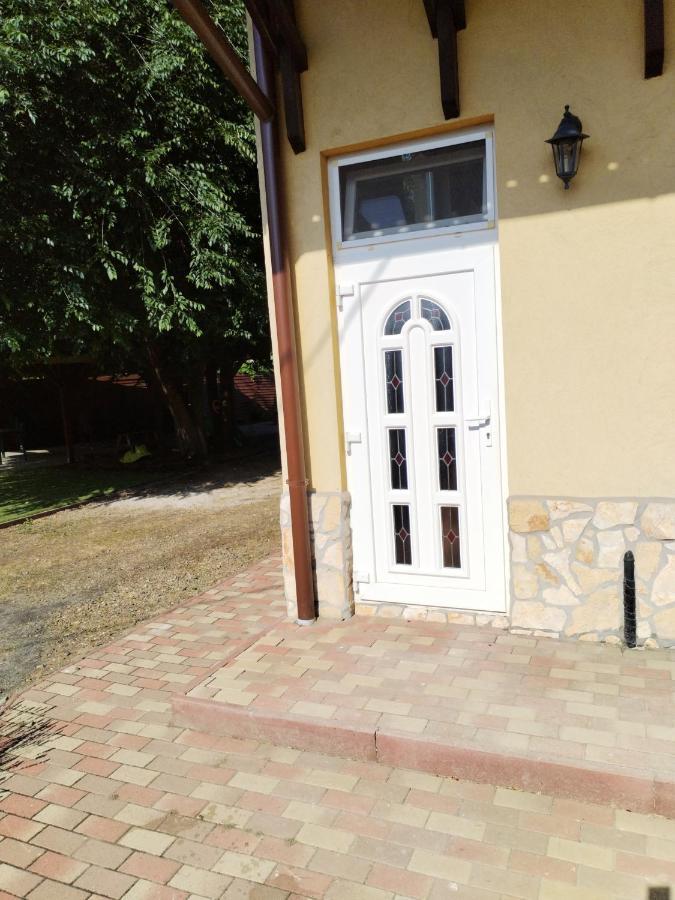 Levendula Apartmanhaz Гайдусобосло Екстер'єр фото