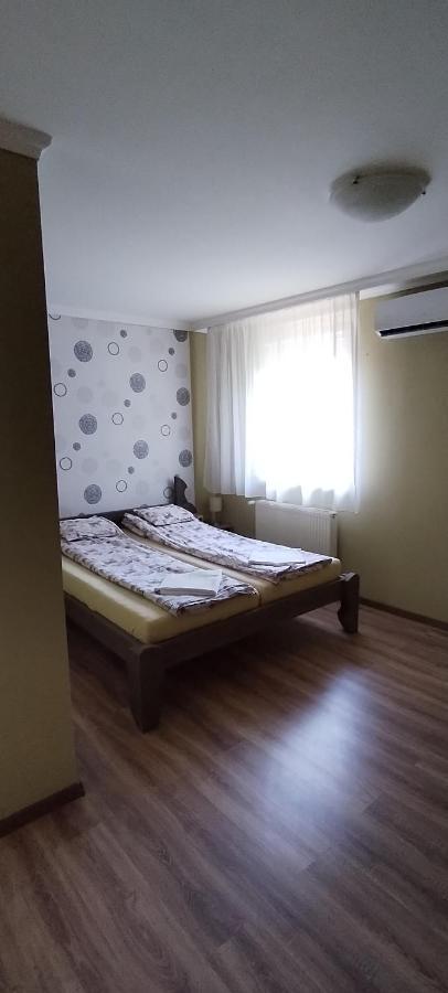 Levendula Apartmanhaz Гайдусобосло Екстер'єр фото